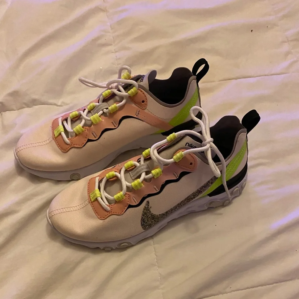 Nike react - Picture 1 of 3